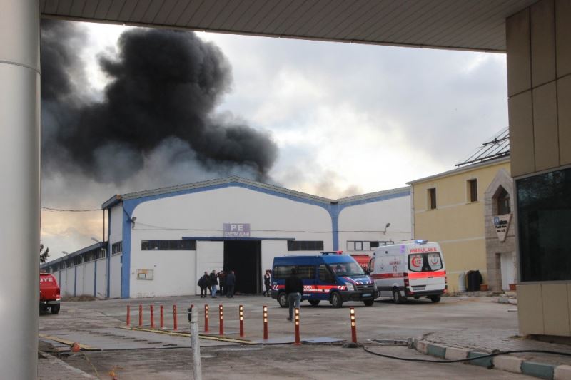 Kayseri’de plastik boru fabrikasında yangın