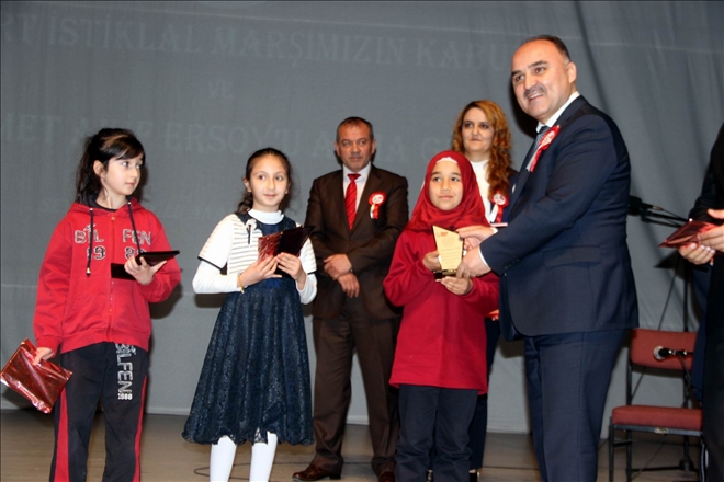 Mehmet Akif Ersoy İstiklal Marşı´nın kabulünün yıldönümünde anıldı 