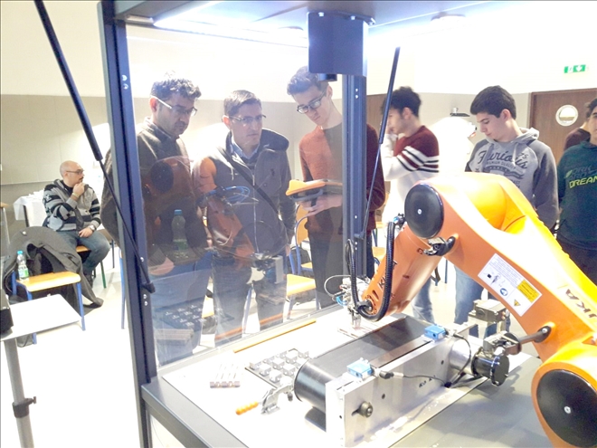 Öğrenciler Polonya´da Endüstriyel Robot Eğitimi Aldılar 