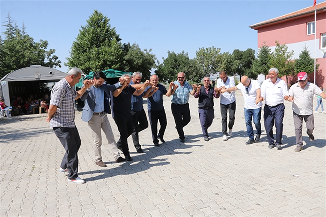 Başkan Öztürk Kirazlı ve Çubuklu Şenliklerine katıldı 