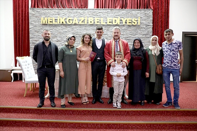 Melikgazi´de ´09.09.2019 günü Saat: 09.09´ da 45 nikah kıyıldı 