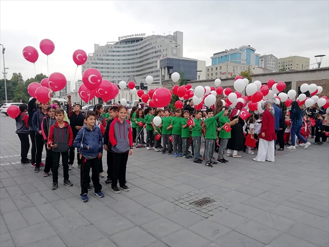 :?Çocuklarımızla beraber geleceğe emin adımlarla yürüyeceğiz? 