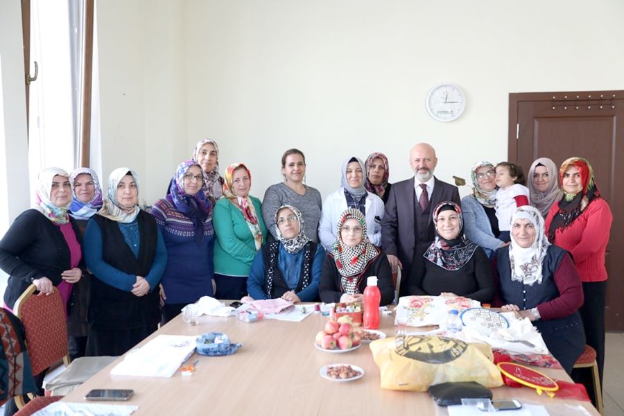 Kocasinan’da gelenekten geleceğe köprü olan kurslara yoğun ilgi 