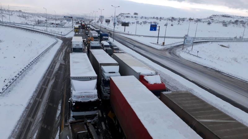 Kayseri-Malatya karayolu ulaşıma kapandı