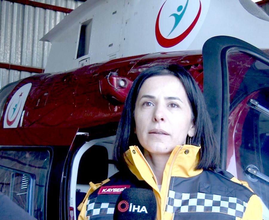 Helikopter ambulans, kentin en ücra noktasına kadar hastanın imdadına yetişiyor