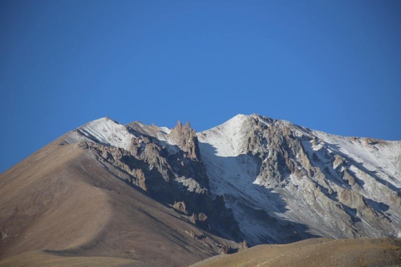 Erciyes Dağı beyaz örtüsünü giyindi
