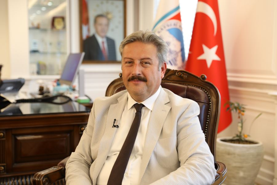Başkan Palancıoğlu, 3 fakülte dekanlarını kutladı