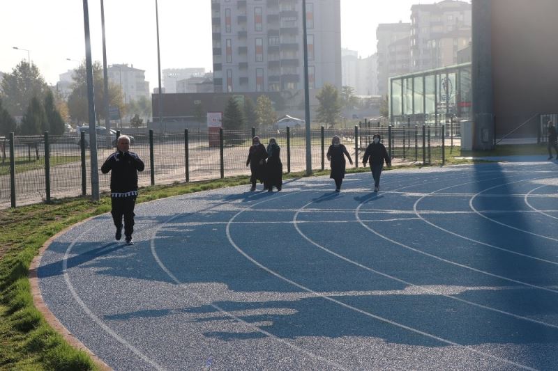 Tesisler açıldı spor severler akın etti
