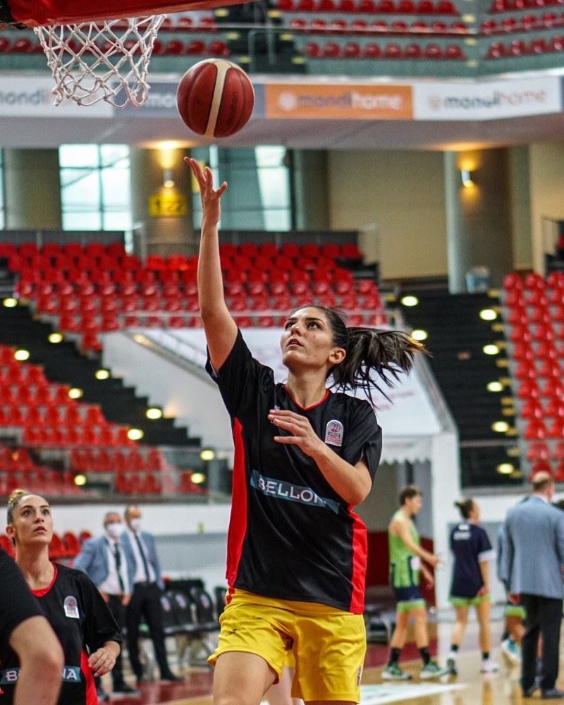 Bellona Kayseri Basketbol  kaptanı Esra Ural Topuz:
