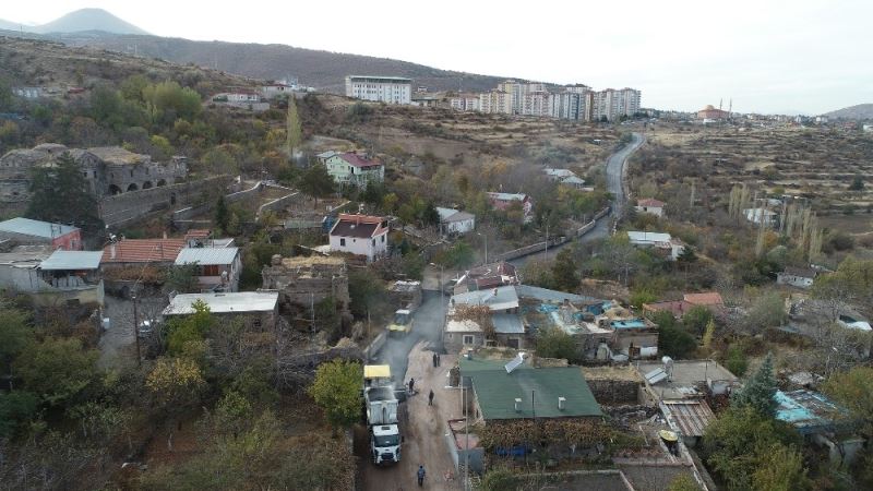 Endürlük’e soğuk günde sıcak asfalt
