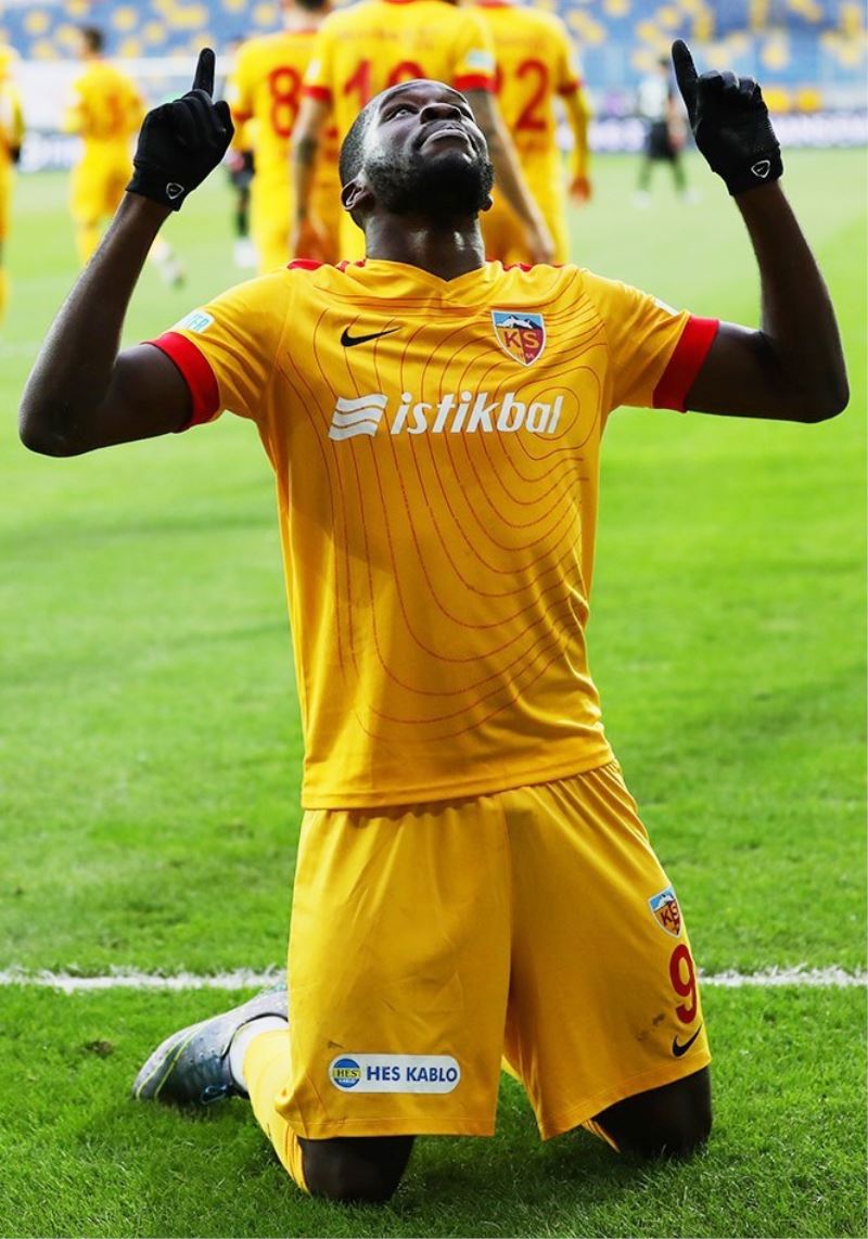 Wilfried Kanga 2.golünü attı
