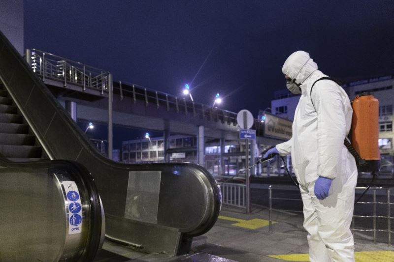 Büyükşehir, 2.5 milyon maske dağıttı, 80 bin litre dezenfektan ile şehri dezenfekte etti
