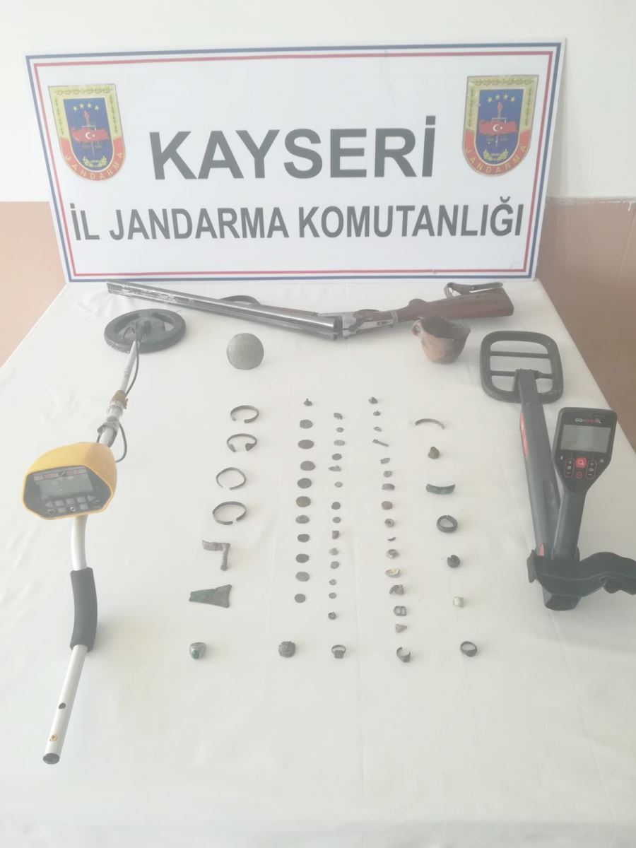 Jandarmadan kaçak kazı operasyonu 