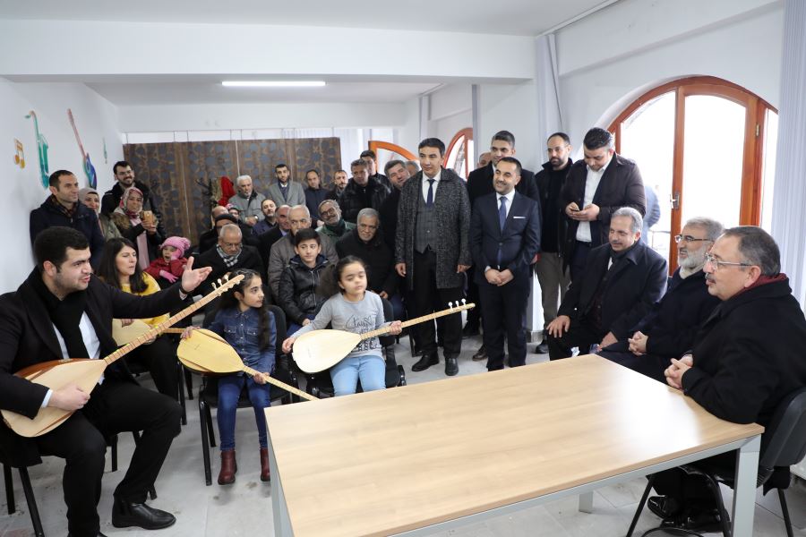 Özhaseki, Talas’ta müzik okulunu gezdi