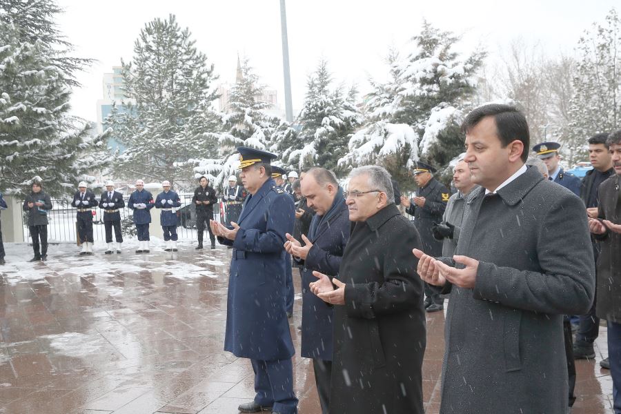 Çanakkale Zaferi’nin 105. yıl dönümünde şehitler anıldı 