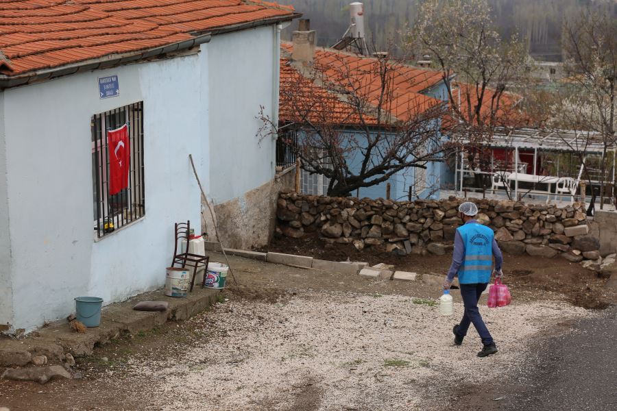 Develi Belediyesinin yemek desteği devam ediyor