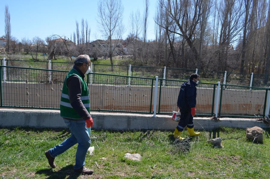 Bünyan Belediyesi haşereler için ilaçlıyor