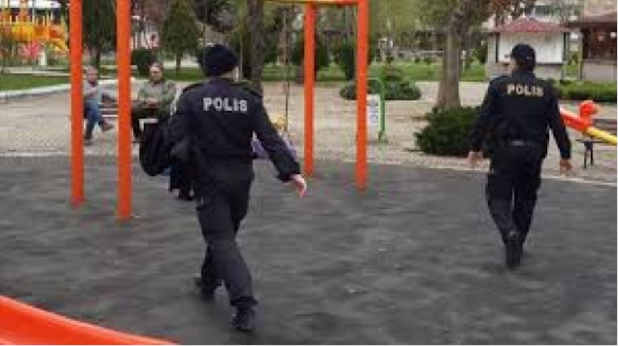 Develi’de polis ekiplerinden ‘Sosyal mesafe’ uyarısı