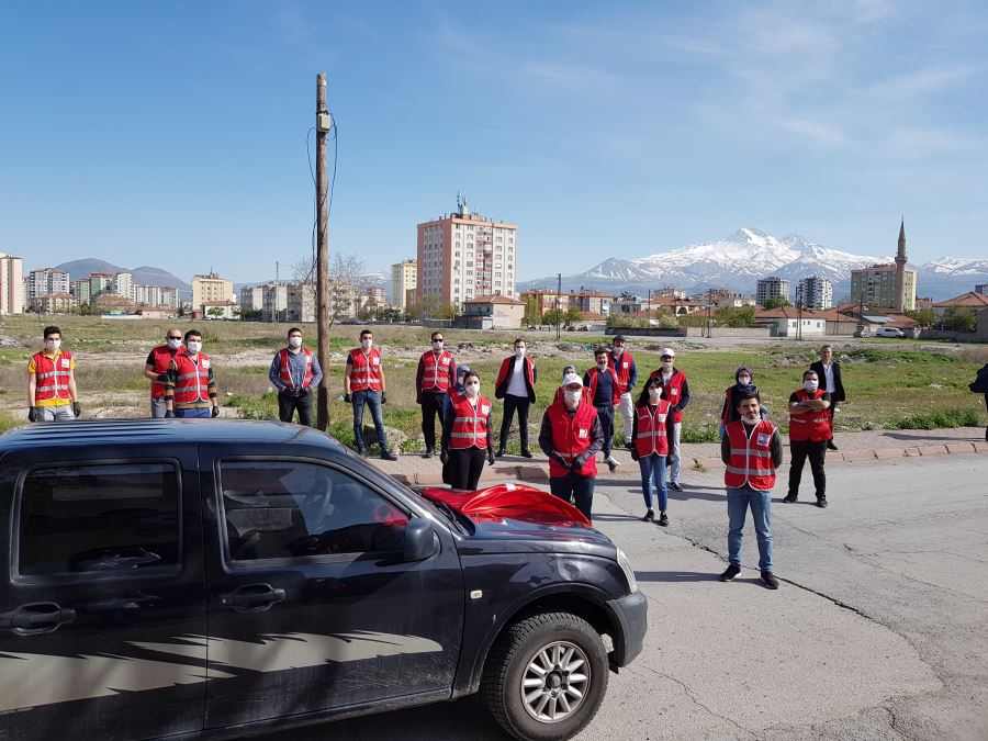 Kızılay, Kayseri’de her gün 4 bin kişiye yemek dağıtıyor