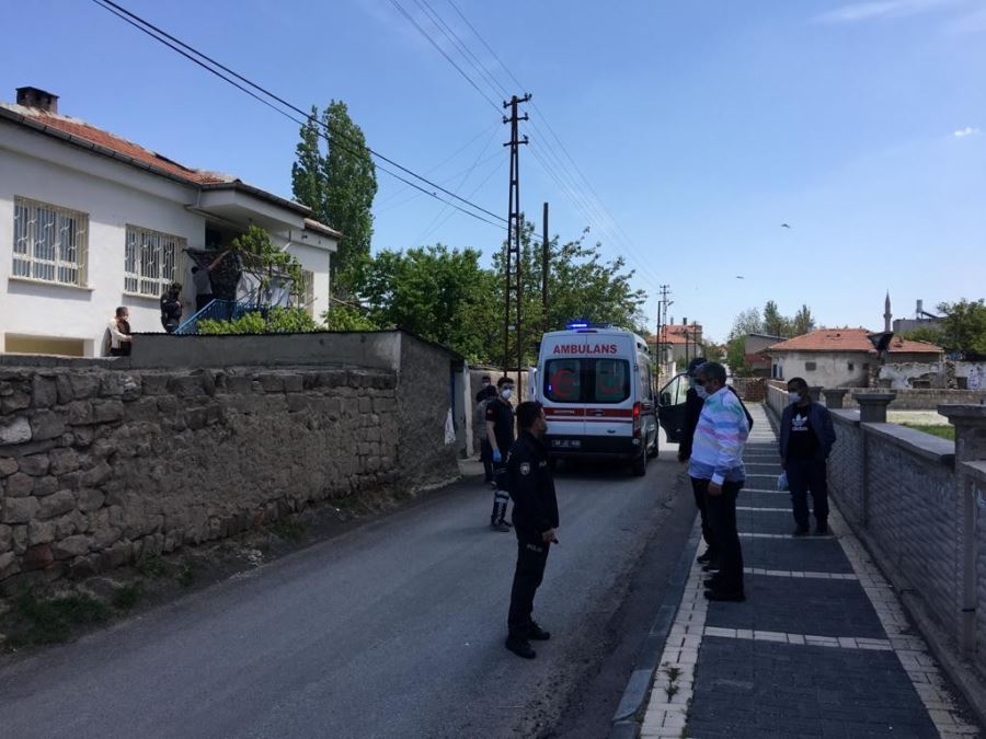 Bunalıma giren şahıs kendini asarak intihar etti