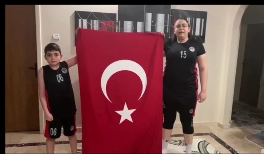 Genç sporculardan en özel 19 Mayıs