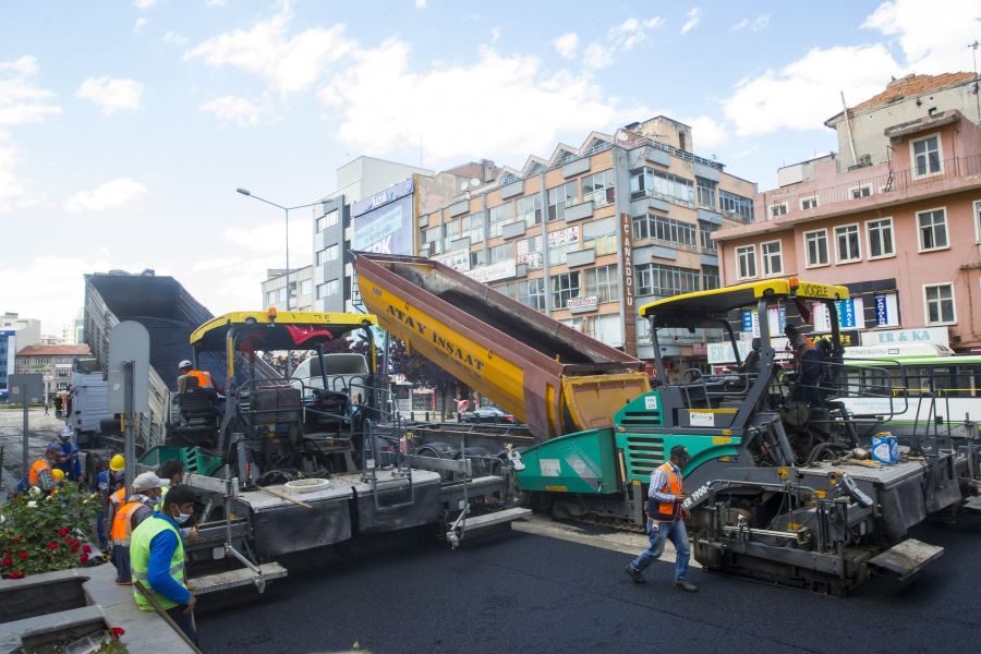  Büyükşehir, 12 bölgede 25 ton asfalt serdi