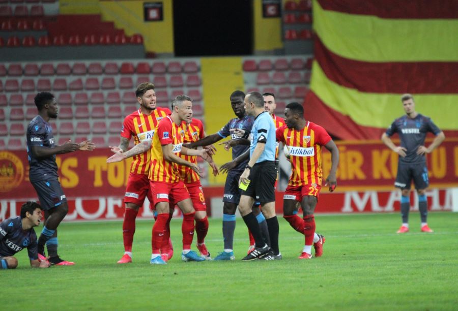 Süper Lig: Kayserispor: 0 - Trabzonspor: (İlk yarı)