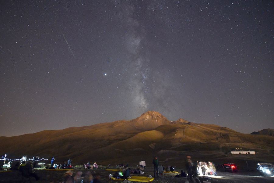 Erciyes’te meteor yağmuru görsel şölen sundu