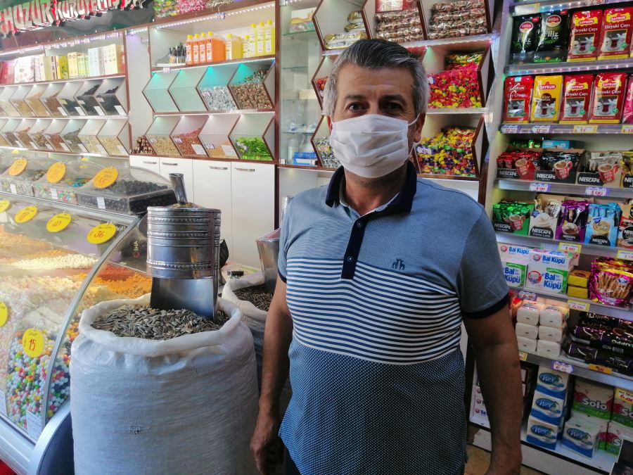 Kayseri’de vatandaşlar temastan kaçındı, aşurelik malzemeler elde kaldı