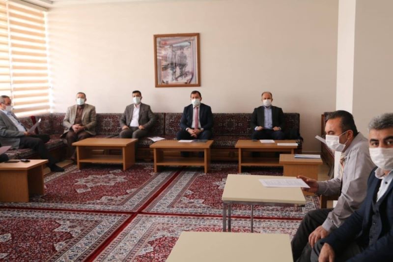 Ali İhsan Kabakcı birim müdürleri ile toplantı yaptı

