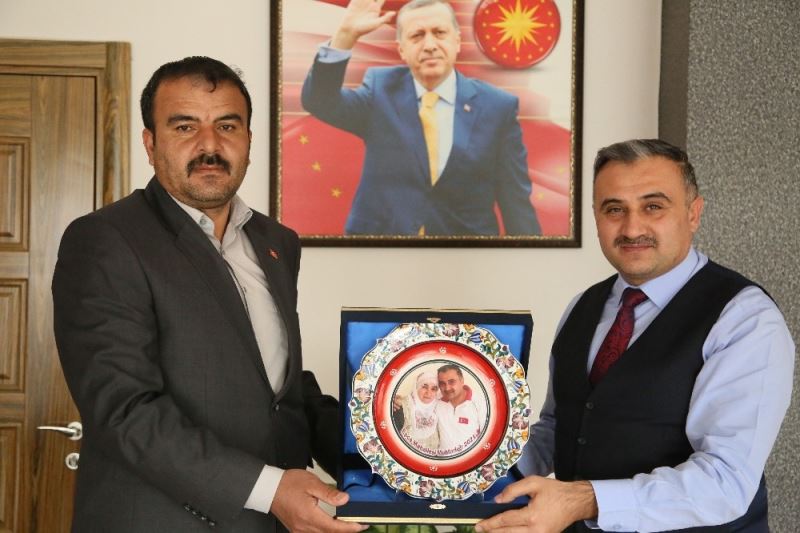 Epçe Mahallesi muhtarından Başkan Mehmet Cabbar’a teşekkür ziyareti
