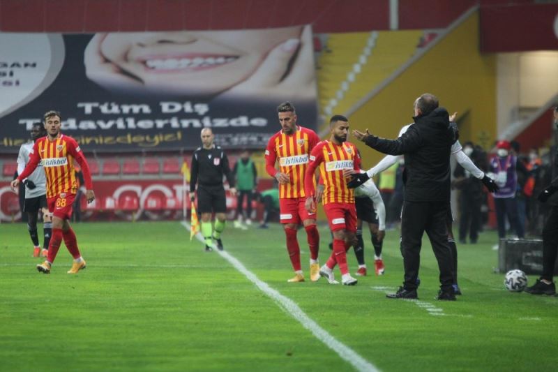 Süper Lig: Kayserispor: 0 - Beşiktaş: 2 (Maç sonucu)
