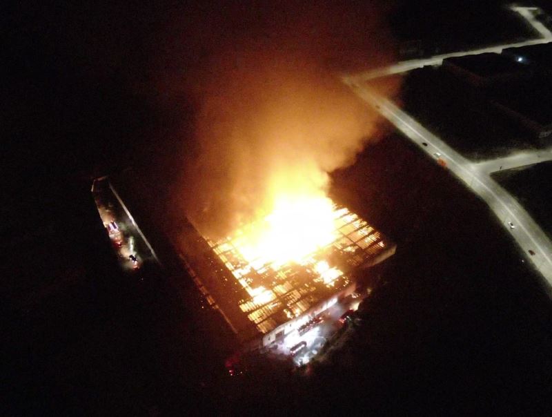Kayseri’deki fabrika yangını havadan görüntülendi
