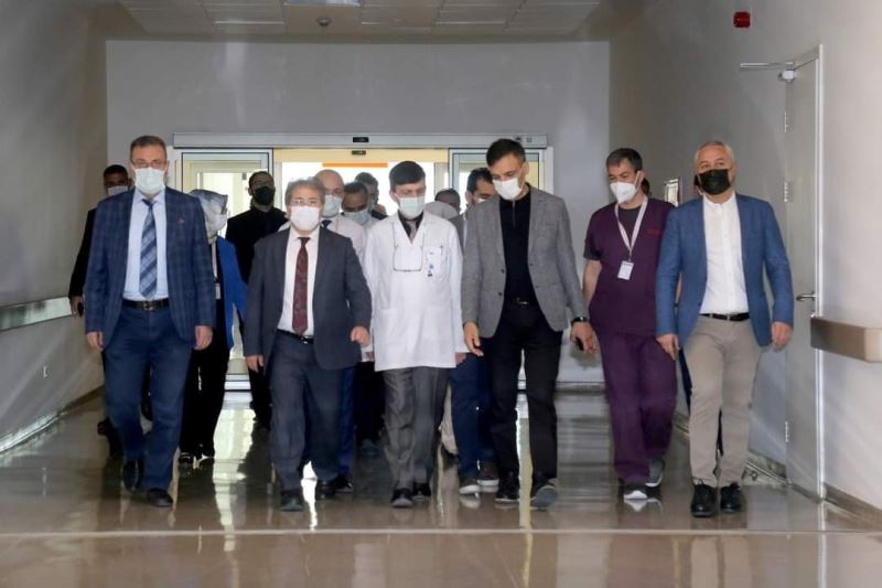 Kamu Hastaneleri Genel Müdür Yardımcısı Bener’den Kayseri Şehir Hastanesine Ziyaret
