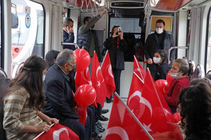 Tramvayda İstiklal Marşı

