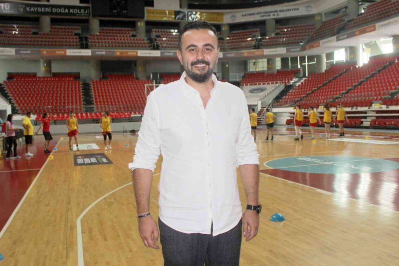 Bellona Kayseri Basketbol Sportif Direktörü Ahmet Bozbey:
