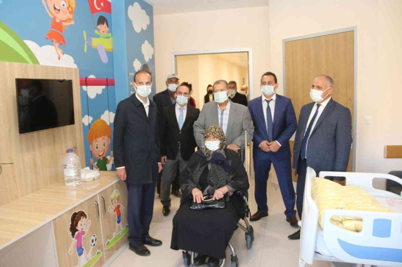 Başkan Esat Öztürk, çocuk hasta odasının açılışını yaptı
