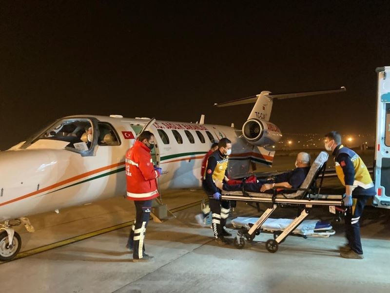 Nefes alamayan hastanın imdadına uçak ambulans yetişti

