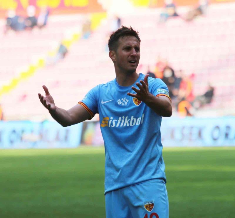 Mario Gavranovic 2. golünü attı
