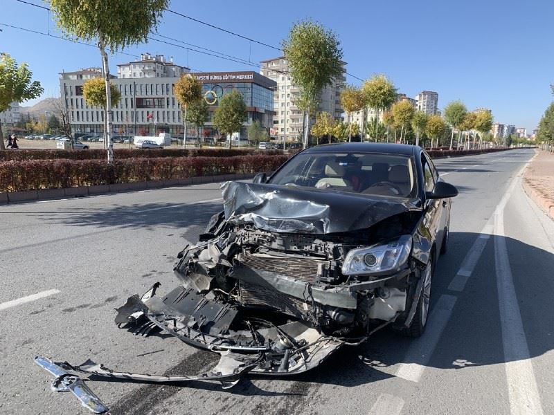 Kayseri’de trafik kazası: 2 yaralı
