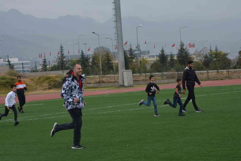 ERÜ Spor Bilimleri Fakültesi, Yozgat’tan gelen öğrencileri ağırladı
