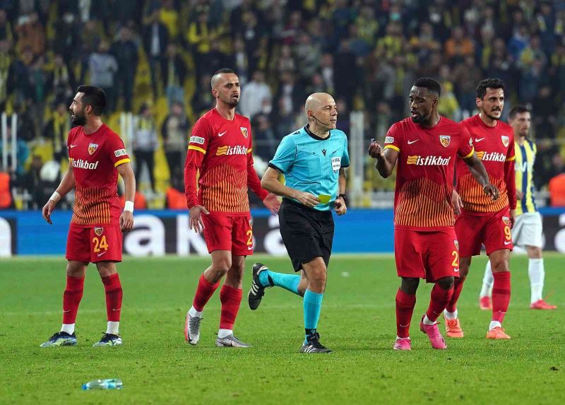 Kayserispor 3 kez kırmızı kart gördü
