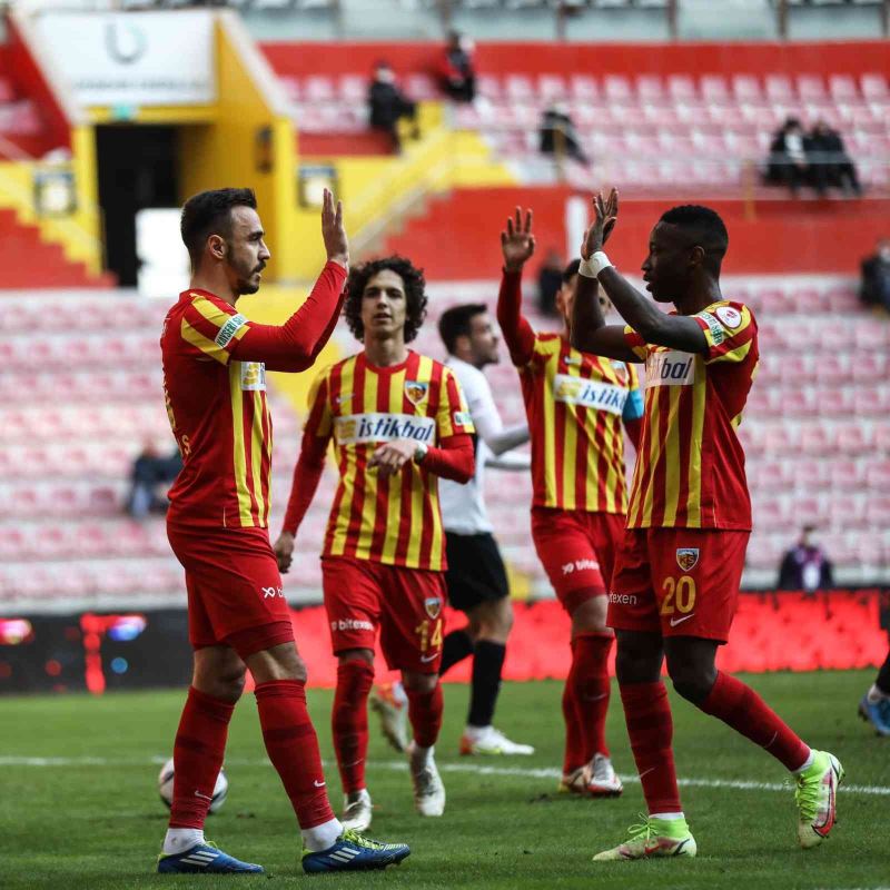 Kayserispor son 16 takım arasında
