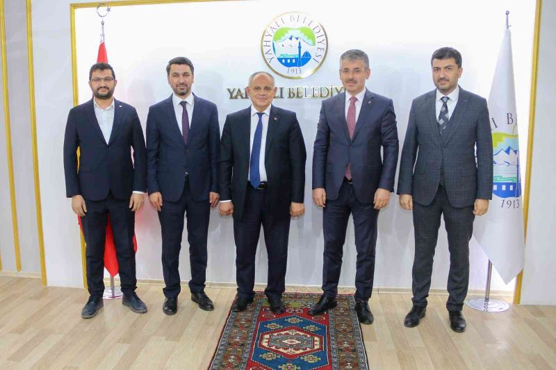 Başkan Çopuroğlu’ndan Yahyalı Belediyesi’ne ziyaret
