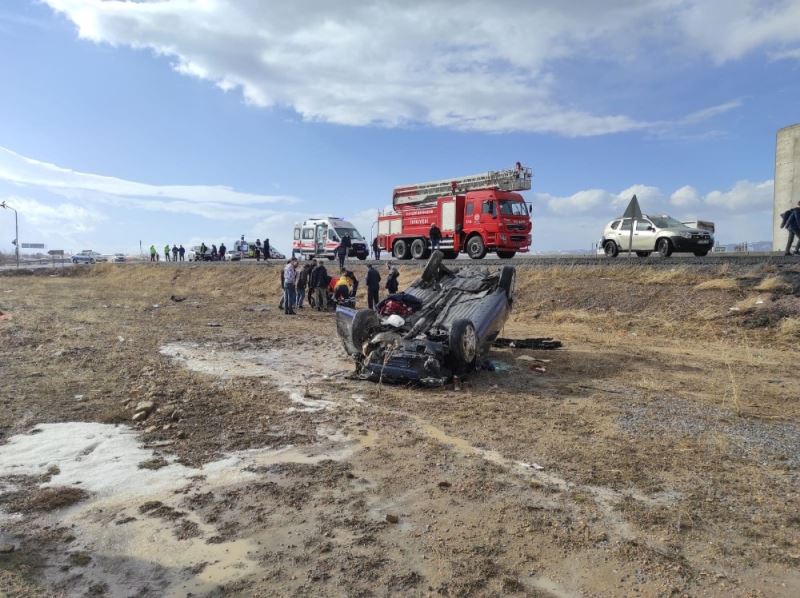Kayseri’de 3 aracın karıştığı kazada 7 kişi yaralandı

