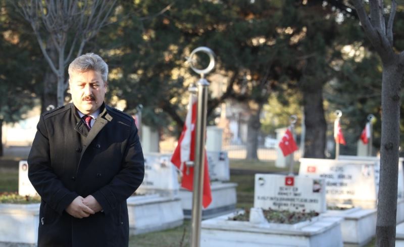 Başkan Palancıoğlu, Cuma sabahı Kartal Şehitliği’ni ziyaret etti
