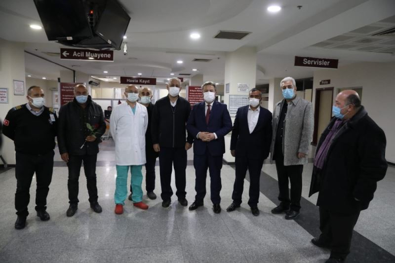 Başkan Palancıoğlu, sağlık çalışanlarını unutmadı
