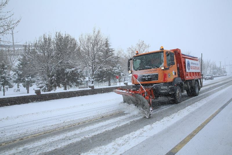 Kayseri Büyükşehir ekipleri hazır kıta
