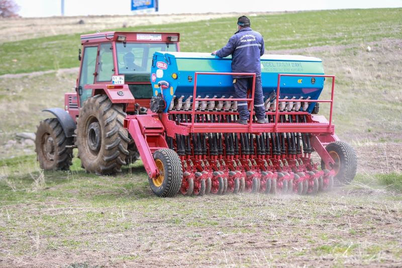 Talas’ta anıza direkt ekim makinesi ile ekimler başladı
