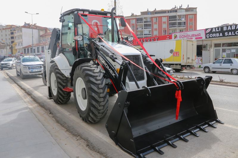 Yahyalı Belediyesi yeni iş makinasını bünyesine kattı
